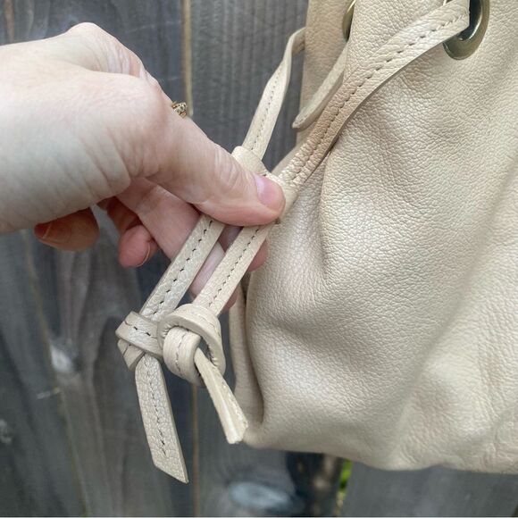 Gerald Dardel beige leather crossbody purse - Picture 2 of 8